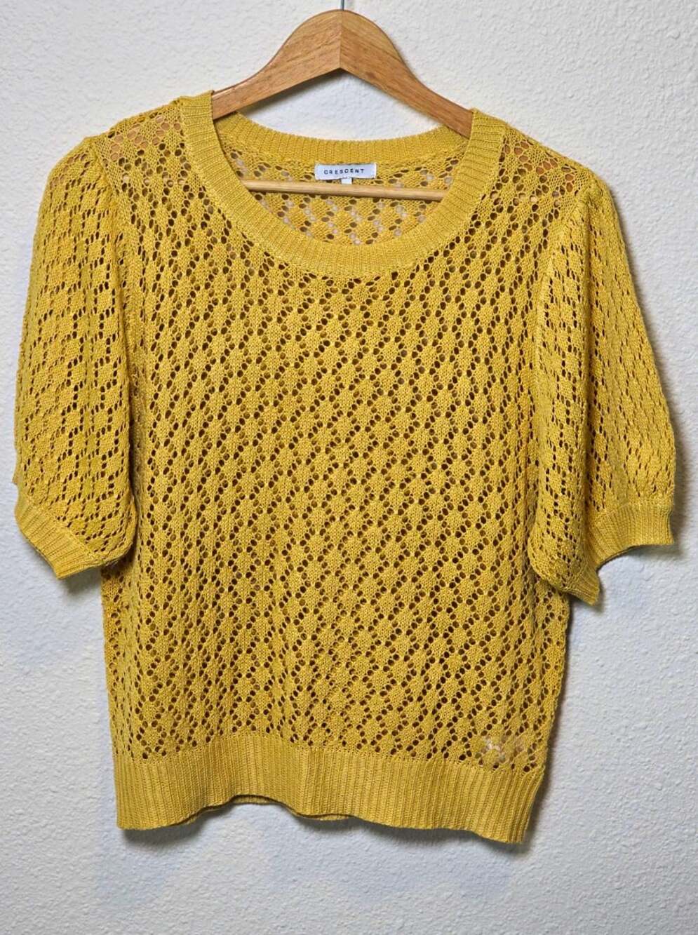 Crescent Women’s L Yellow Open-Knit Lightweight Crewneck Short Sleeve Pullover